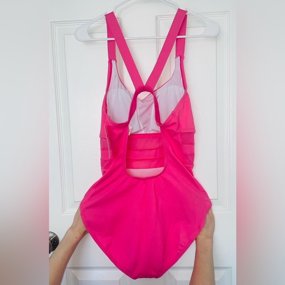 Nike one piece swim suit (XL) - Picture 10 of 13